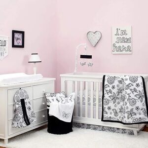 NoJo Black and White 8-Piece Crib Bedding Set (Never opened)